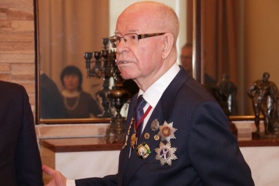 7ULqKPPmvU8.jpg 7ULqKPPmvU8.jpg