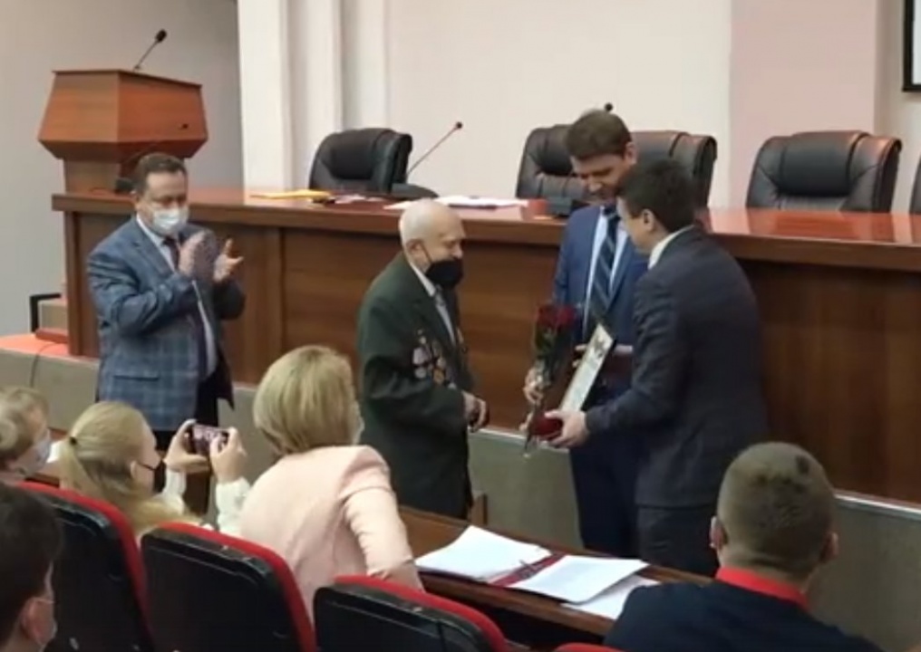 xIoKZmEg8t.jpg xIoKZmEg8t.jpg