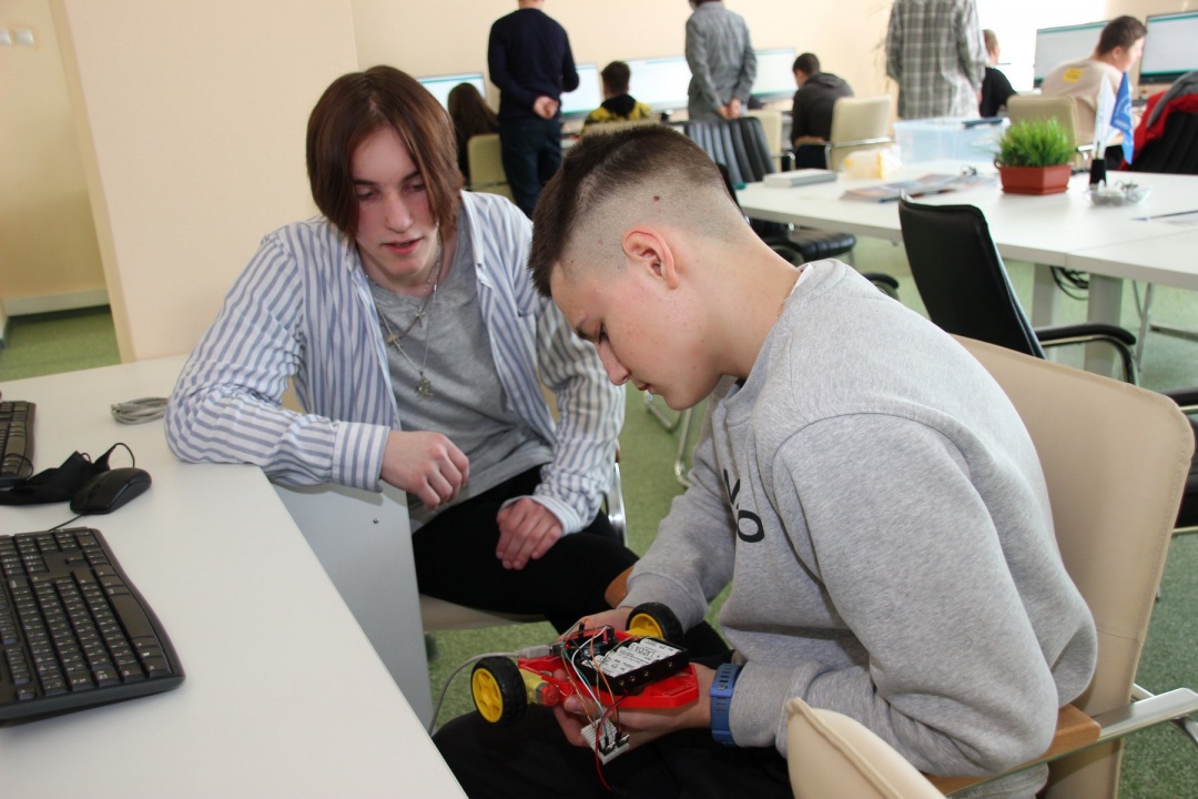 bHWMnQshhR.jpg bHWMnQshhR.jpg