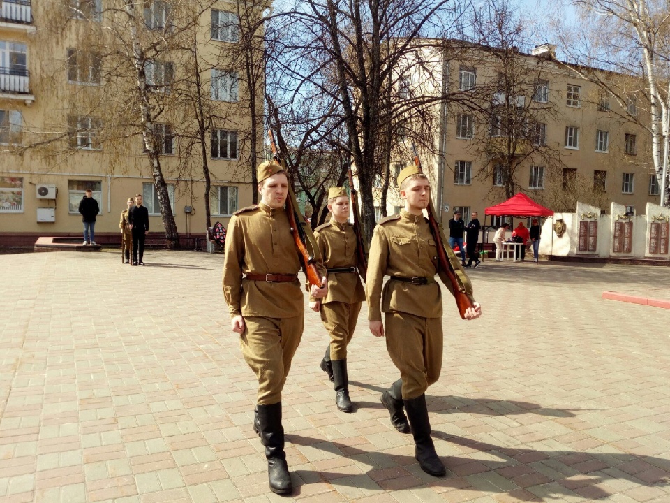 AVRMfnGxpx.jpg AVRMfnGxpx.jpg