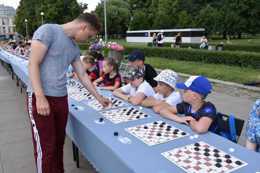 oY4ndV7GsS.jpg oY4ndV7GsS.jpg