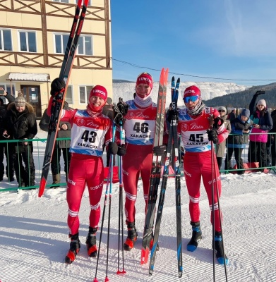 Лыжи-1.jpg Лыжи-1.jpg