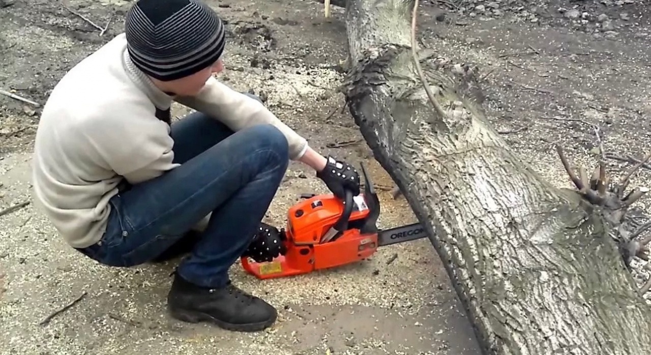 Бензопила.jpg Бензопила.jpg