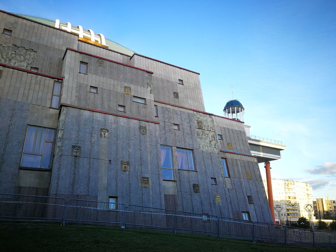 Театр-02.jpg Театр-02.jpg