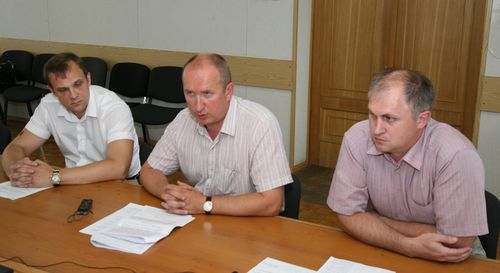 Депутаты Г.Кашинцов, И.Грузин и И.Кузнецов на пресс-конференции