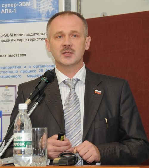 К собравшимся обратился глава города А.Голубев