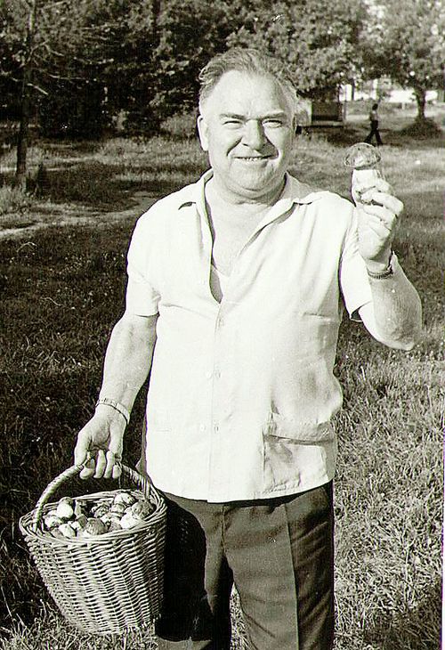 Директор ЭМЗ "Авангард" М.А.Григорьев был заядлым грибником