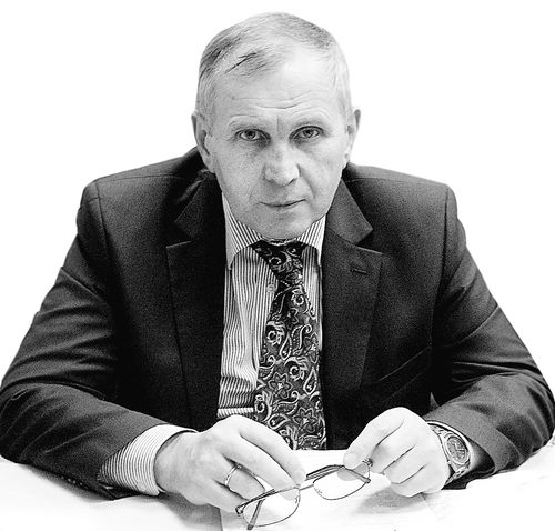 С 2009 года ИЯРФ возглавляет Николай Валентинович Завьялов