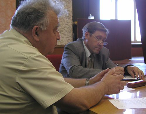 Рабочее совещание (на заднем плане - А.Л.Михайлов)