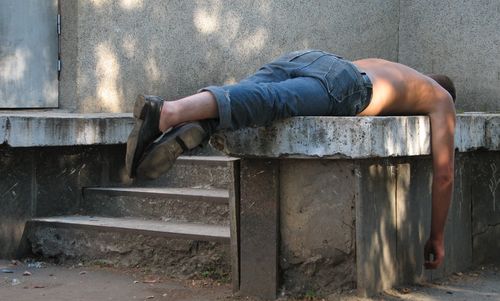 Непременный атрибут пейзажа около распивочных в Сарове