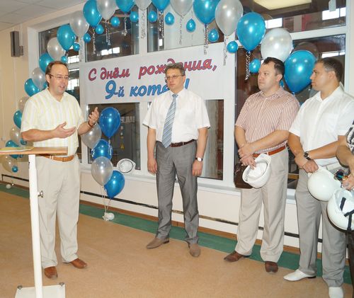 С.Н.Ковалев (слева) и Е.С.Власов на церемонии открытия 9-го котла