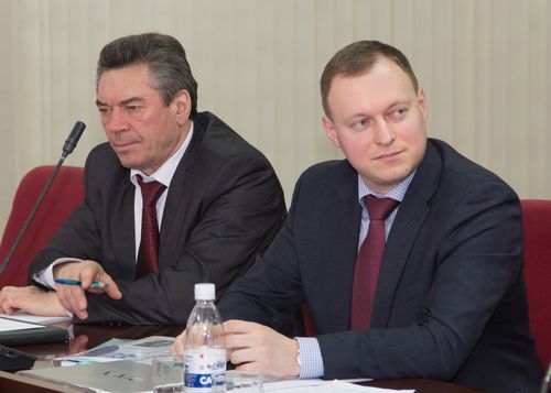 Ю.Якимов(слева) и А.Афонин во время рабочей встречи