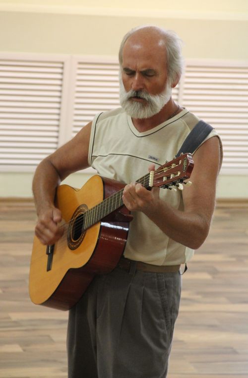 Художник и бард В. Занога