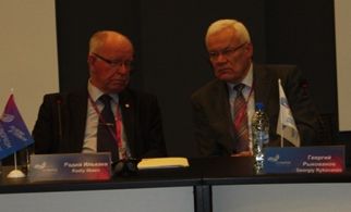 Научные руководители ядерных центров Р.И. Илькаев и Г.Н. Рыкованов на заседании секции "Ядерные технологии"