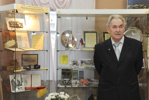 Выступает Ю.Файков