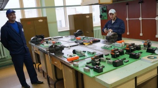 -yW0hJcFZUM.jpg -yW0hJcFZUM.jpg