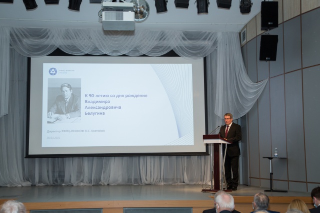 img-f-9182.jpg img-f-9182.jpg