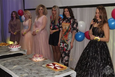 img99013small_small_pillarboxed.jpg img99013small_small_pillarboxed.jpg