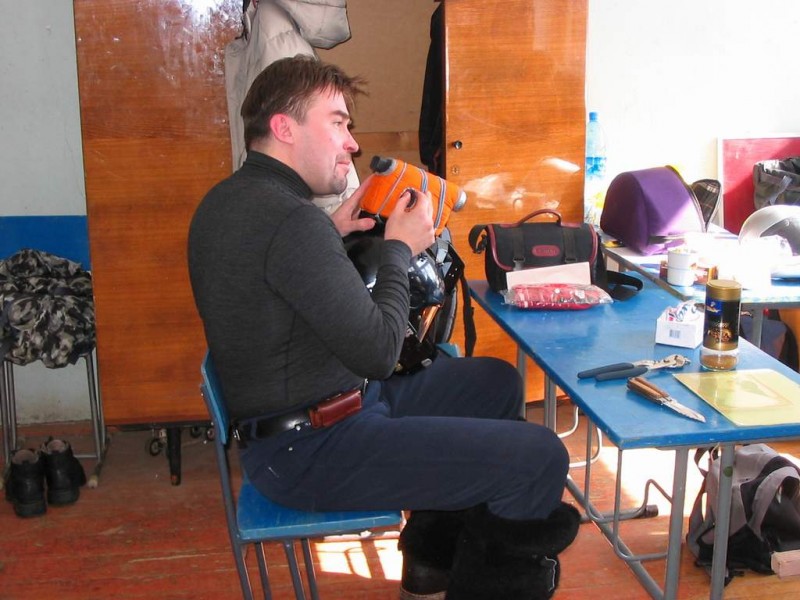 Бэтмен настраиает камеру