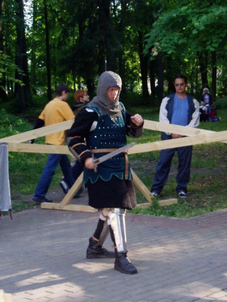 Исторические реконструкторы разминаются