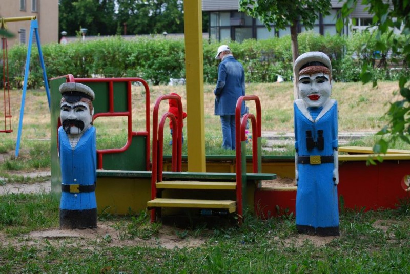 Персонажи саровских дворов 09.jpg