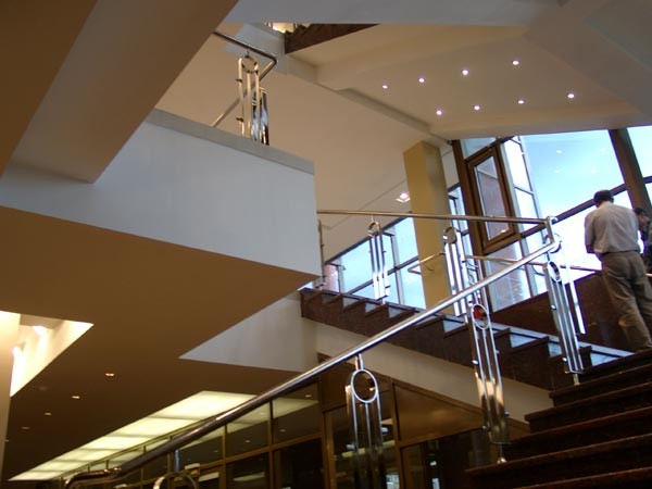 Внутренняя обстановка в новом здании театра